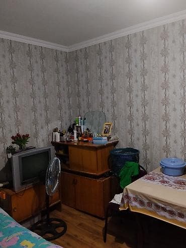 kənd əhmədli ev: Satılır: həyət evi. Xirdalanin merkezinde xudmani heyet evi. Kursulu — 4