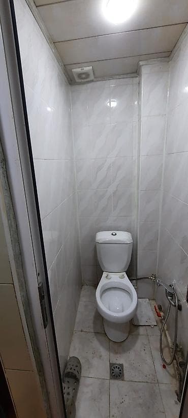bir otaql: Sumqayıt şəhəri, 9cu mkr, Heydər parkına baxan tərəfi. 9 mərtəbəli — 10