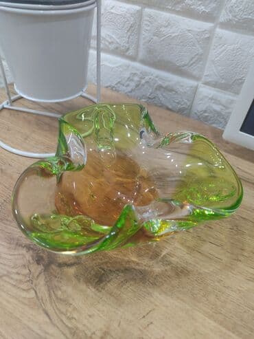 cexiya qablari instagram: Qedimi qab 
Rengli wuwe
1987 ci ilde Moskvadan alinib
Temiz cex mali — 2