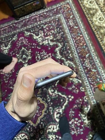 Bentley: IPhone 8, 64 GB, Qara, Barmaq izi — 6