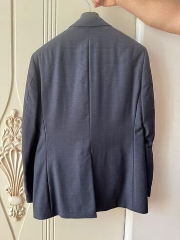 göy rəngli kişi cemperləri: Zingal Riche brendindən tünd göy rəngli kişi kostyumu. Kostyum iki — 5