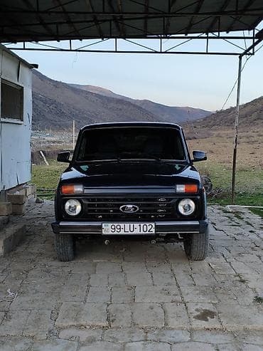 Alverçilər narahat etməsin dağ daş görmüyən maşındı bir sözlə ki lalafo.az -da Alverçilər narahat etməsin dağ daş görmüyən maşındı bir sözlə ki