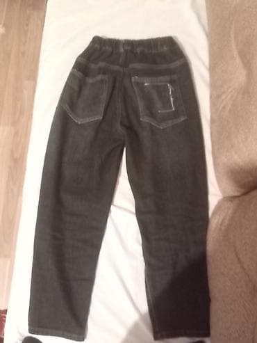 yuxuda qirmizi papaq gormek: Kişi geyim dəsti - Qara sweatshirt: dairəvi yaxa, uzunqol, sinədə ağ — 3