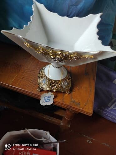 çərəz: Məhsul: Dekorativ porselen meyvə/qənd qabı, ayaqlı Təsvir: - — 1