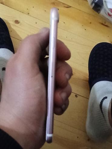 IPhone 7, 64 GB, Rose Gold, Barmaq izi