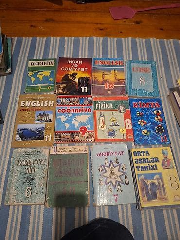 gitara qabı: Hər biri - Məktəb dərslikləri toplusu Paketdə müxtəlif illərin — 1