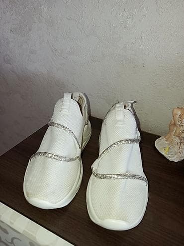 krasofqa: Ayaqqabı yeni kimi çox az istifadə olunub. Geyinmədiyim üçün çox ucuz — 2