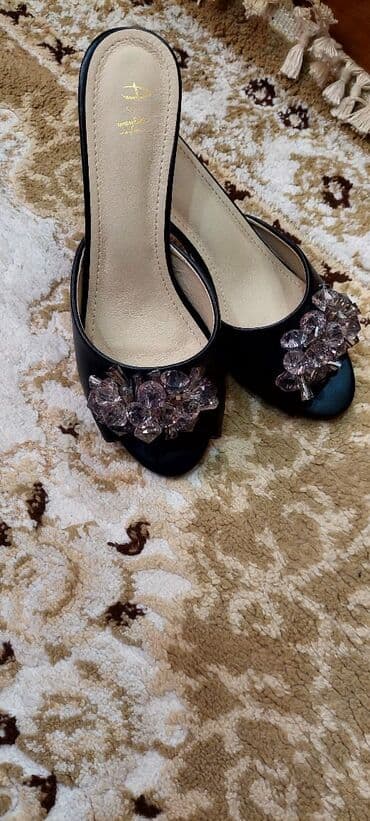 kisiler ucun gumus sepler: Ölçü: 39, rəng - Qara, Yeni — 1