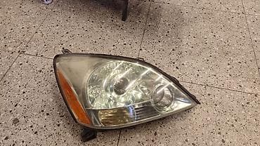 Lexus ön fara. Razilaşma yolu ile lalafo.az -da Lexus ön fara. Razilaşma yolu ile