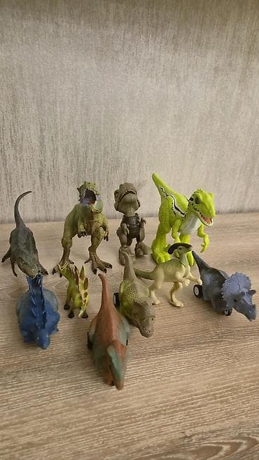 Dinozavr oyuncaqları dəsti
