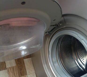 Qazanlar: Mətbəx mebeli dəsti - Üst dolablar: ağ və şüşə vitrinli modullar — 10