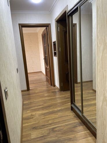 купить квартиру в баку азербайджан: Bakı, Neft Daşları qəs., 3 otaqlı, Köhnə tikili, m. Qara Qarayev, 65 kv. m — 1