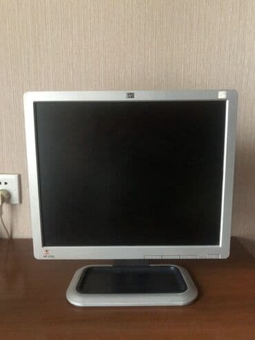 pc monitor: HP L1710 LCD monitor - Ekran: 17 düym, 5:4 nisbət, düz panel - Model — 1
