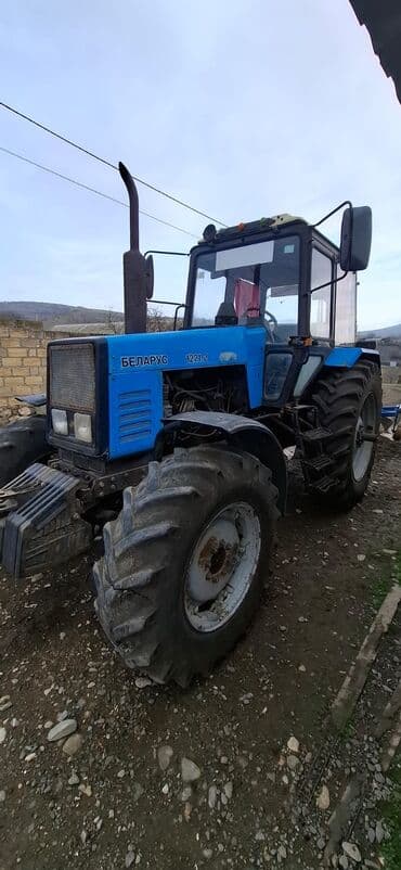 aqrar kend teserrufati texnika traktor satis bazari: Belarus 1221.2 traktoru - Güclü dizel mühərrik, ağır aqroişlər üçün — 4