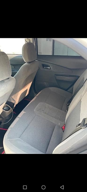 Chevrolet Cobalt: 1.5 l | 2025 il 88000 km Sedan — 4