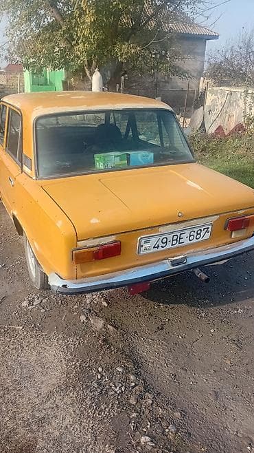 2107 salon: VAZ 2101 “Jiquli” sedan - Küllü sarı rəngli klassik kuzov, xrom ön və — 2