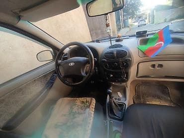 VAZ (LADA) Kalina: 1.6 l | 2005 il 224489 km Sedan — 4