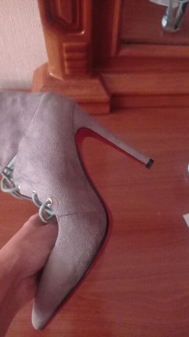 женские бежевые замшевые туфли: Туфли, Elle, Размер: 37, цвет - Серый, Новый — 3