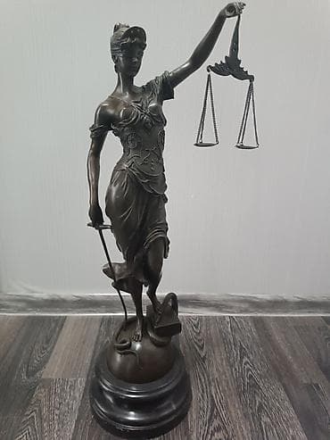 Heykəlciklər: Satılır – Orijinal Bürünc "Lady Justice (Themis)" Heykəli 📏 Hündürlük — 1