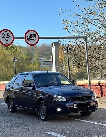 niva 4 qapili: LADA Priora sedan ili 2013 . özünə ideal piryora axtaranlar narahat — 2