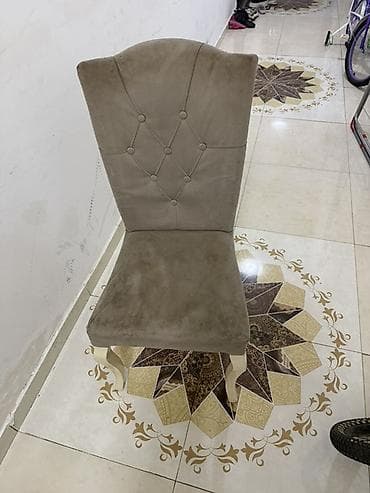 qonaq dest: - Yüksək arxa hissə: romb naxışlı dekorativ düymələr və yüngül yan — 3