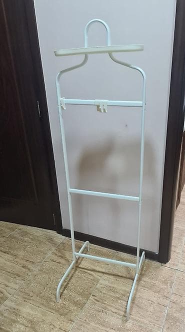 asilqanlar satisi: Metal geyim valet asılqanı - Rəng: ağ - Material: möhkəm metal boru — 2