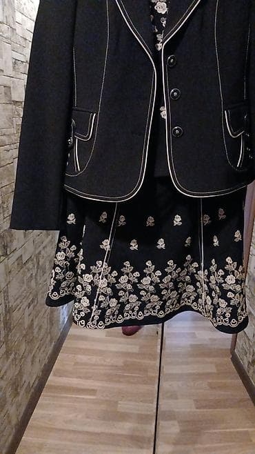 dest geyimler: 1 dəfə geyinilib,44razmer,koftanın və yubkanın üstündəkilər — 7