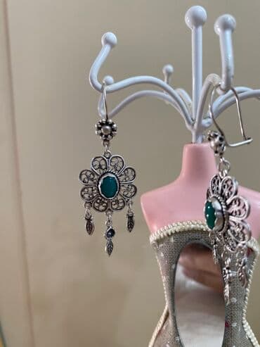 tek qas gumus uzuklerin qiymeti: Gümüş şəbəkə 925 (sırga)
Серебро 925 проба (серьги) — 1