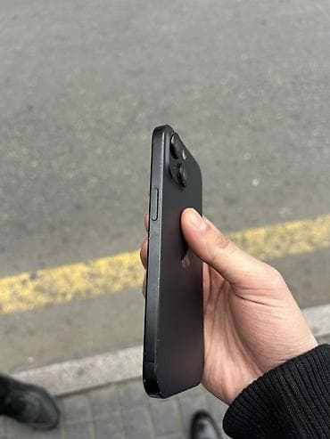 iphone 16 qiyməti: IPhone 15, 128 GB, Qara, Simsiz şarj, Face ID — 2