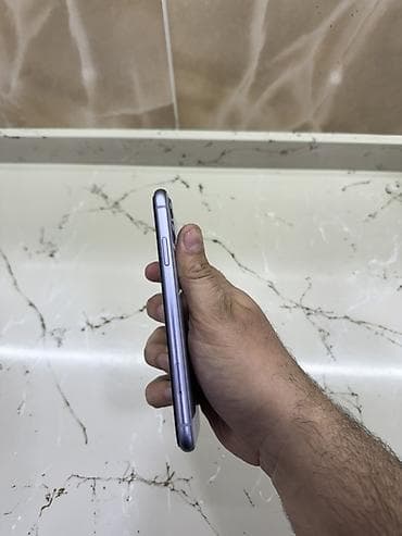 poco telefonlar: IPhone 11, Simsiz şarj — 3