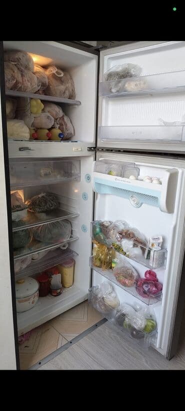 2 qapılı LG Soyuducu Satılır, rəng - Gümüşü