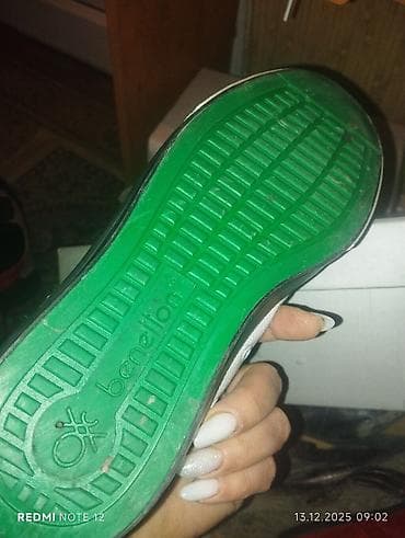 qaqa stili: 2 ədəd kişilər üçün qış gödəkçəsi dəsti 1) Qırmızı-qara kapüşonlu — 7