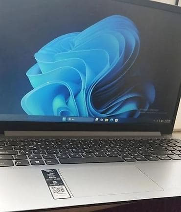 Lenovo: Lenovo noutbuk – gümüşü korpus, tam ölçülü klaviatura (rəqəm bloku — 4