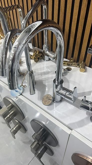 Mətbəx/Qab‑qacaq üçün mixer kranı – xrom örtüklü, yüksək uclu