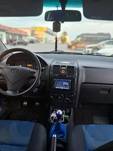 avtomobil ehtiyat hisseleri kreditle: Hyundai Getz, göy rəng, 5 qapı, hetçbek. Texniki və xüsusiyyətlər: - — 8