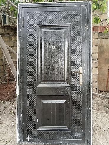 Dəmir giriş qapısı (çərçivə ilə) - Material: polad/dəmir