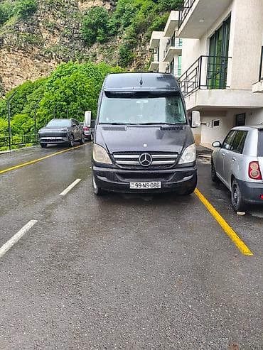 Mercedes-Benz Sprinter mikroavtobus SİFARİŞLƏ içi vip-yiqilib sürücü