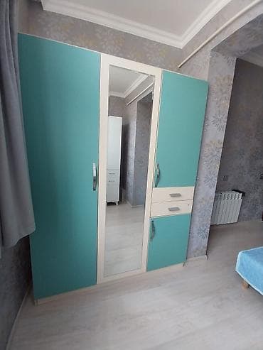 4 qapılı, Güzgülü, Digər rəng, Digər material, Açılan, Düz dolab