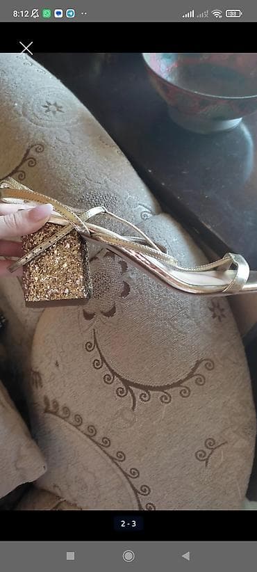 bas: River Island qadın sandaleti - Rəng: qızılı (metallic parıltılı). - — 1