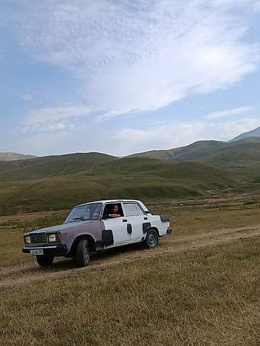 mercedes stop 2000: VAZ 2107 sedan - Kuzov: klassik sedan, ağ rəng üzərində qara/boz — 3