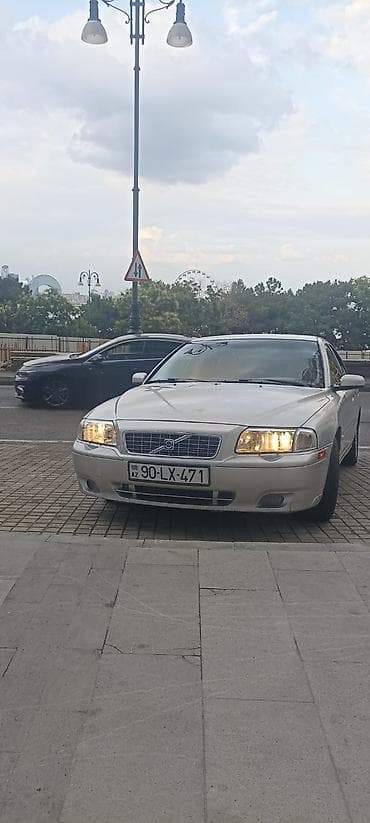 w203 disk: Volvo S80: 2.9 l | 2004 il Sedan — 4