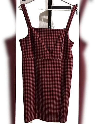 lc waikiki: Rəngi: açıq qırmızı Rəngi birinci şəkildə solğun görsənib, ikinci — 1