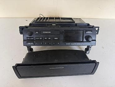 Автоэлектроника: Bmw e46 maqintafonu ekranli cd changer cixisi var ideal veziyyetde — 2