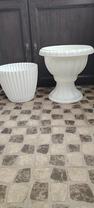 gul: Ağ rəngli dekorativ plastik güldanlar (2 ədəd) Hundurluyu biri 47 sm — 3