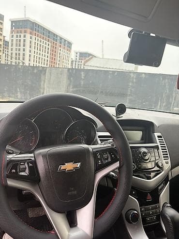 zaz 968 satilir: Chevrolet Cruze LT – gümüş rəngli sedan Texniki xüsusiyyətlər və — 4