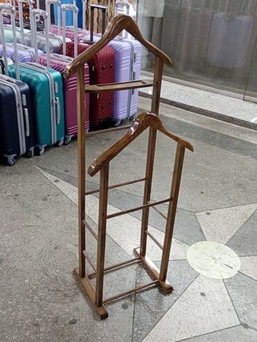 вешалка стойка для одежды напольная в икеа: Bu, paltarların səliqəli saxlanması üçün nəzərdə tutulmuş taxta — 7