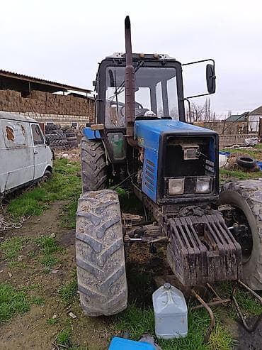 w211 güzgü: Belarus 1221.2 traktor - Güclü dizel mühərrik, ön egzoz borusu və — 1