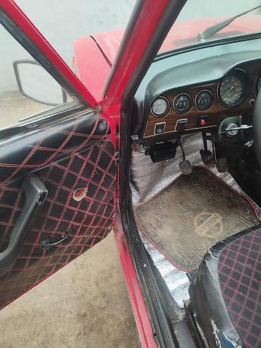 opel astra sükan: VAZ 2106 sedan – qırmızı rəng Xüsusiyyətlər: - Korpus: klassik 4 — 3