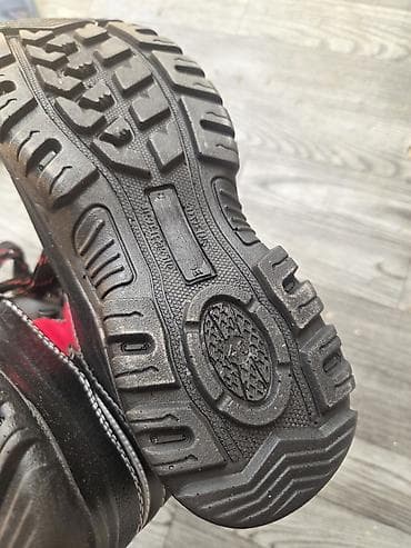 Botinkalar: İş ayaqqabısı – qoruyucu burunlu, sürüşməyə davamlı taban - Material — 3