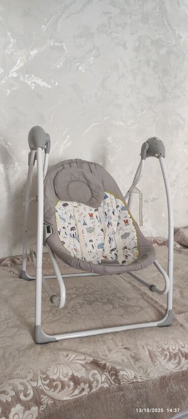 uşaq yelləncəyi: Kidilo firmasına məxsus nənni, uşaq yelləncəyi, yemək masası, 3 — 3